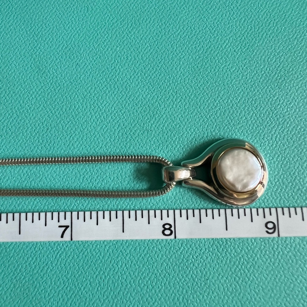 🌸🌸 Authentic Tiffany & Co. RARE Mother of Pearl Round Necklace - Picture 4 of 14